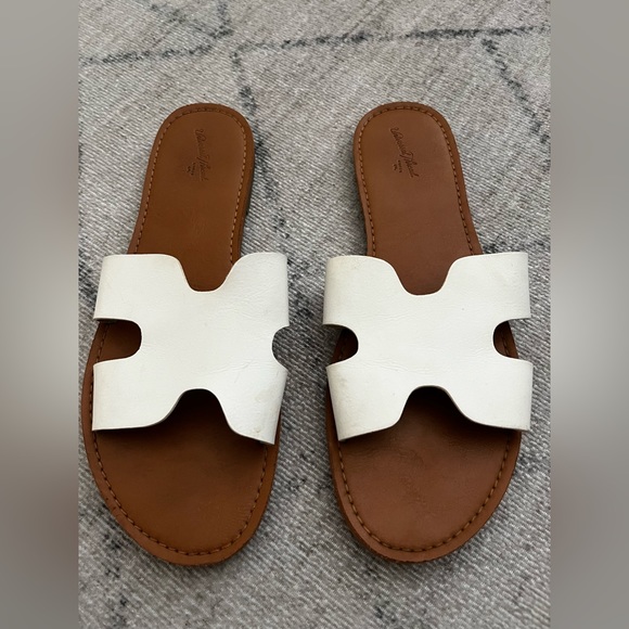 Universal Thread sandals - Picture 4 of 5